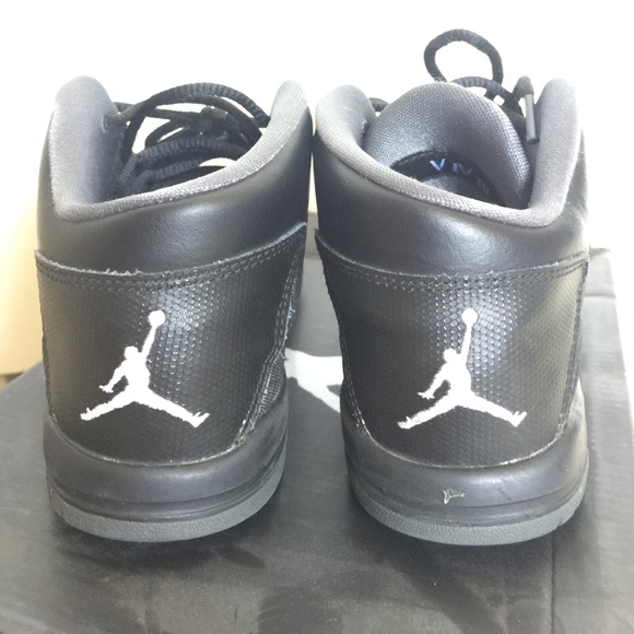 Like New! Jordan’s Fltclb 90s Youth size 13 - Picture 3 of 4